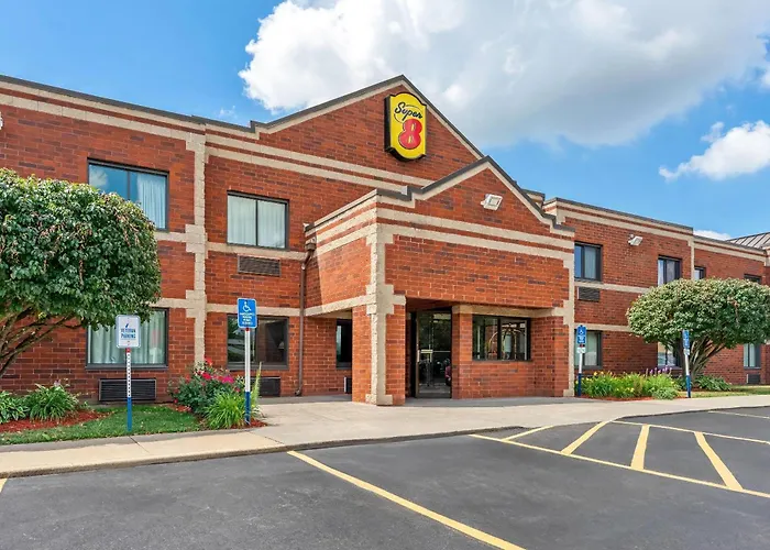 Super 8 By Wyndham Elgin